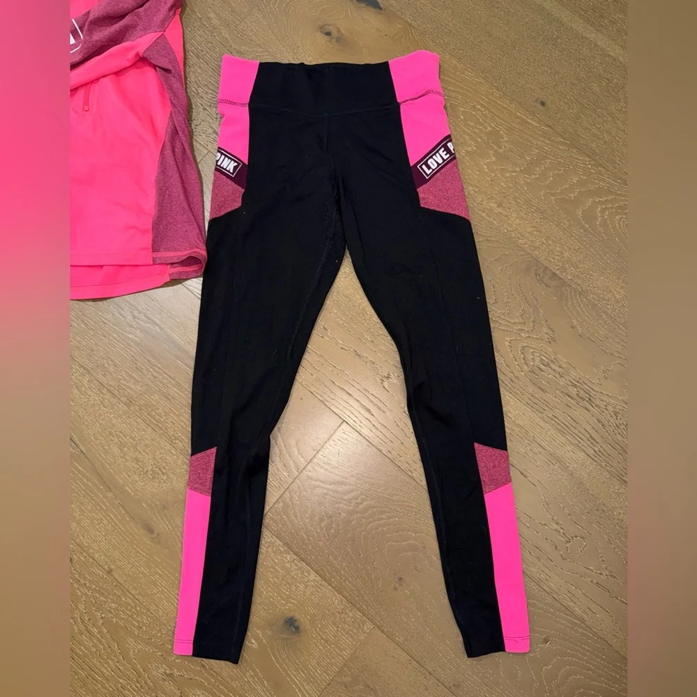 PINK Victoria's Secret Hot‎ Pink & Black Active Set - Picture 4 of 6